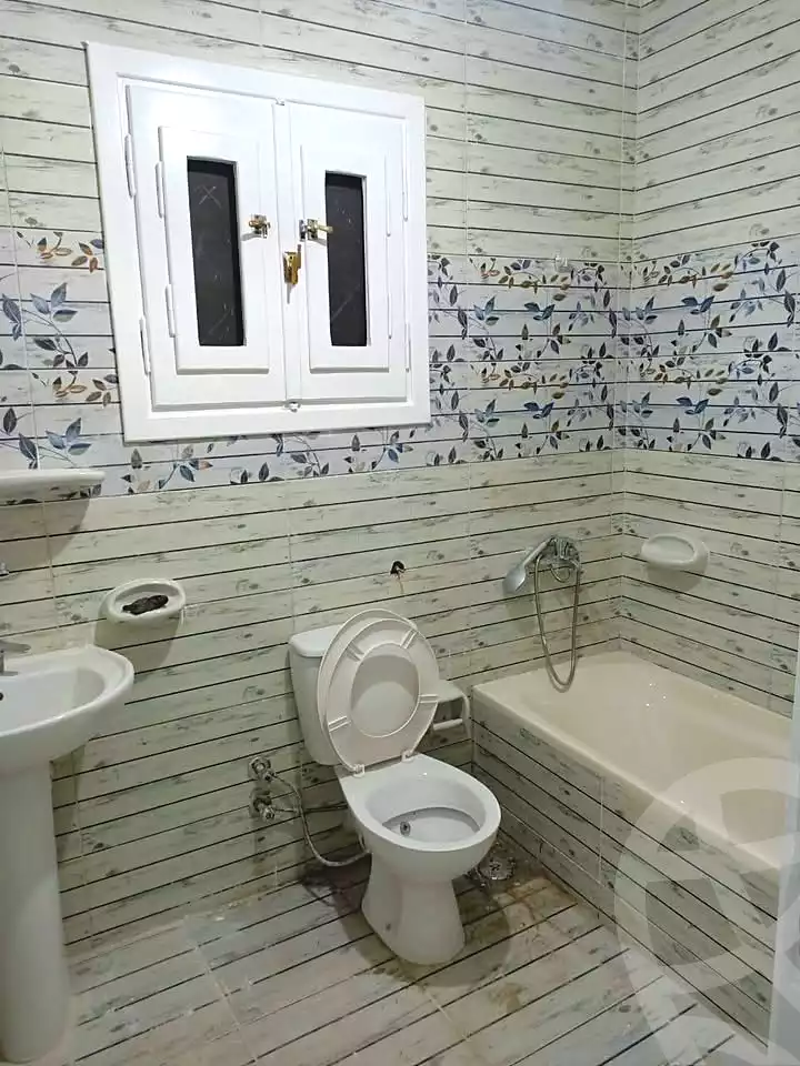 https://aqarmap.com.eg/en/listing/7058104-for-sale-alexandria-al-agamy-bw-ywsf-hosni-mubarak-st