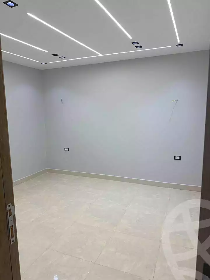 https://aqarmap.com.eg/ar/listing/7058340-for-sale-cairo-el-haram-el-lebeny-soltan-khattab-st