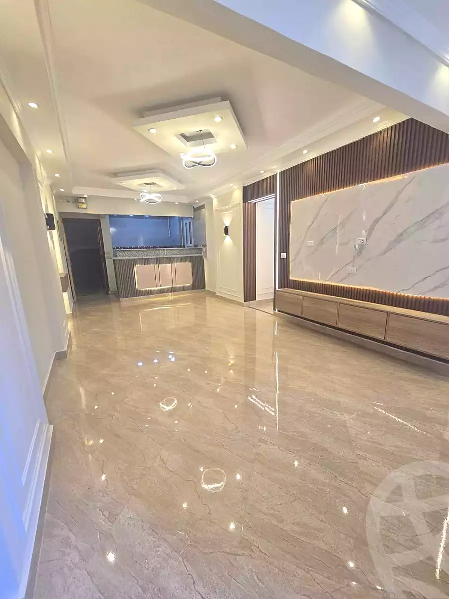 https://aqarmap.com.eg/ar/listing/7058388-for-sale-alexandria-miami-mahmoud-el-isawy-st