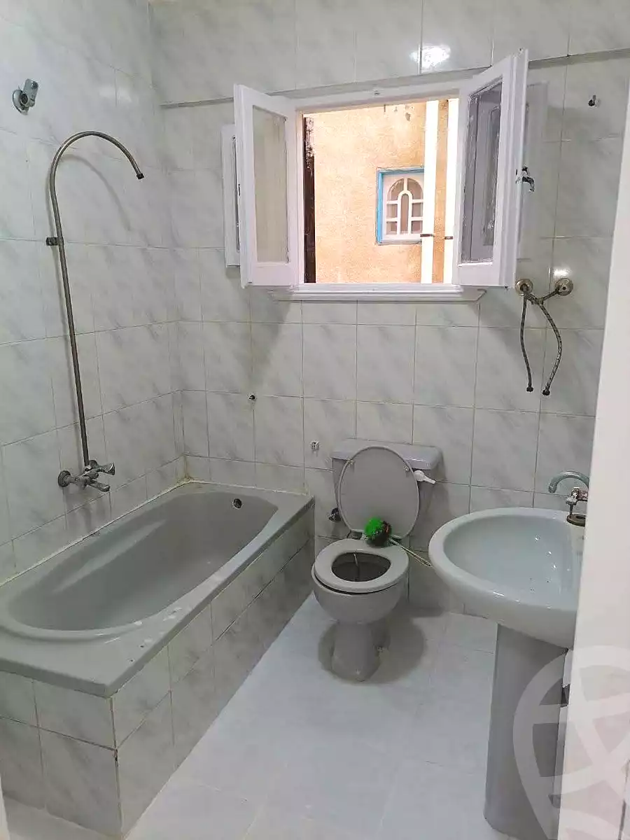 https://aqarmap.com.eg/ar/listing/7058404-for-sale-alexandria-al-agamy-shataa-el-nakheel