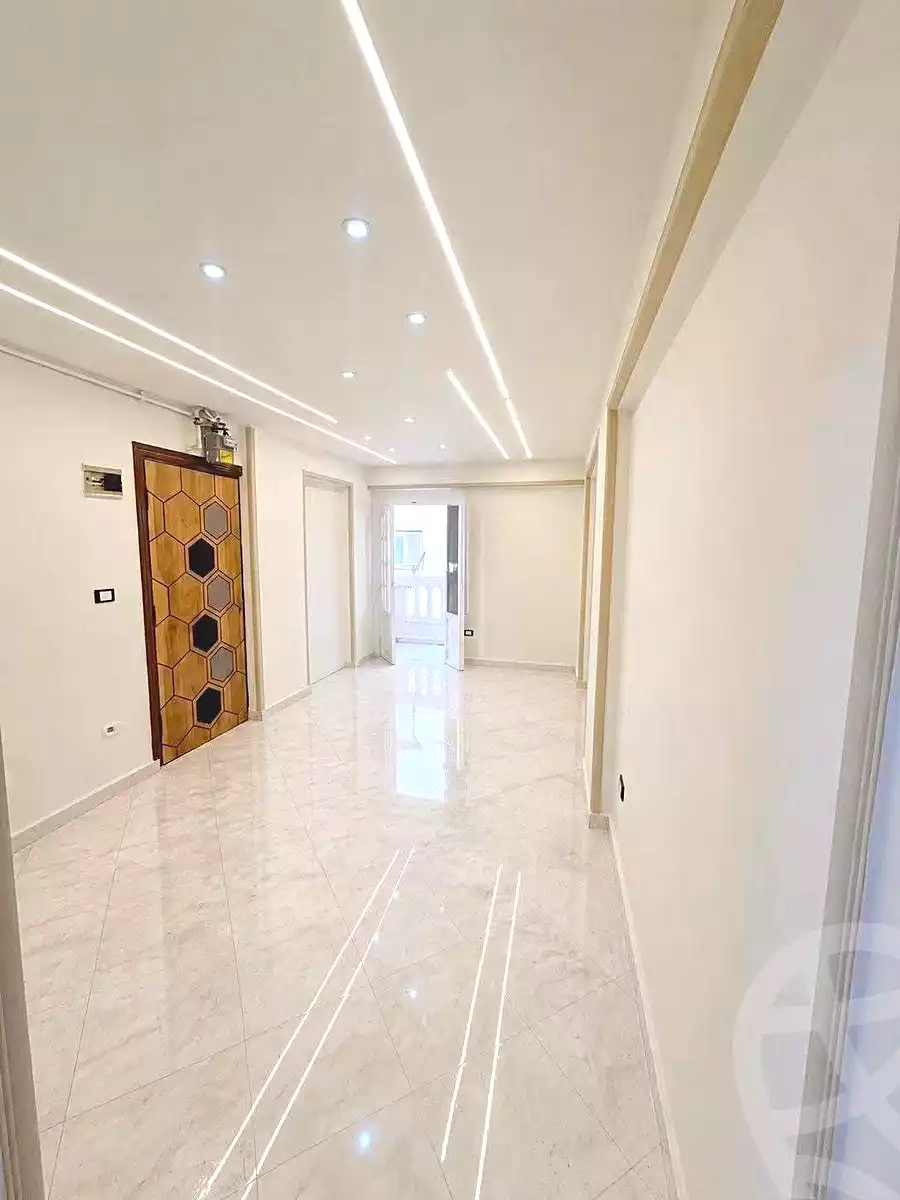 https://aqarmap.com.eg/en/listing/7058480-for-sale-alexandria-lsywf-el-falki