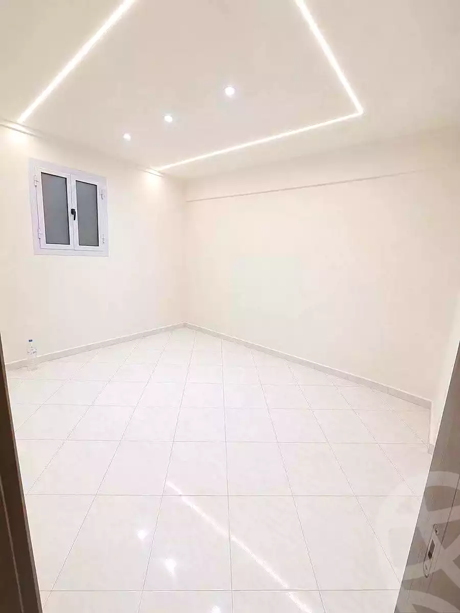https://aqarmap.com.eg/en/listing/7058480-for-sale-alexandria-lsywf-el-falki