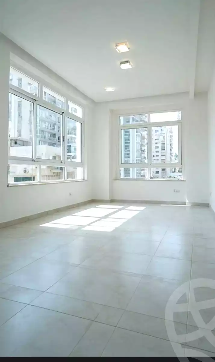 https://aqarmap.com.eg/ar/listing/7059016-for-rent-alexandria-sydy-bshr-sydy-bshr-bhry-shr-mhmwd-l-yswy