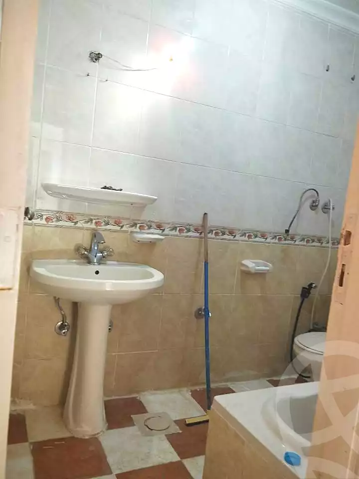 https://aqarmap.com.eg/ar/listing/7058611-for-sale-alexandria-al-agamy-el-hanouvel-abo-el-shawareb-st