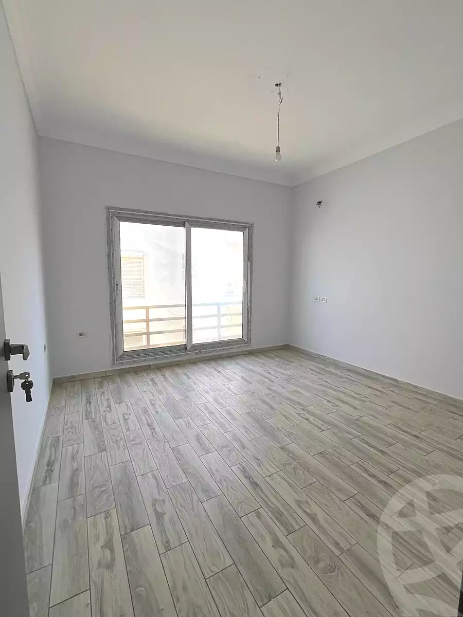 https://aqarmap.com.eg/ar/listing/7059918-for-sale-cairo-new-cairo-compounds-hyde-park-peaksville-hyde-park