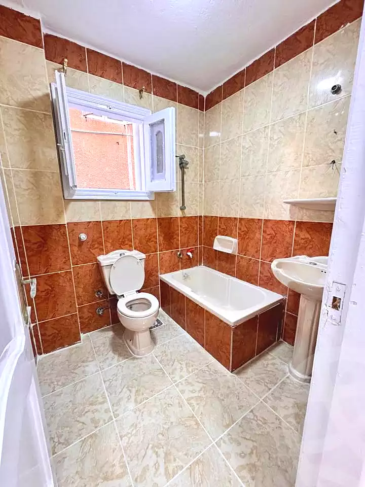 https://aqarmap.com.eg/ar/listing/7061214-for-sale-alexandria-al-agamy-shataa-el-nakheel