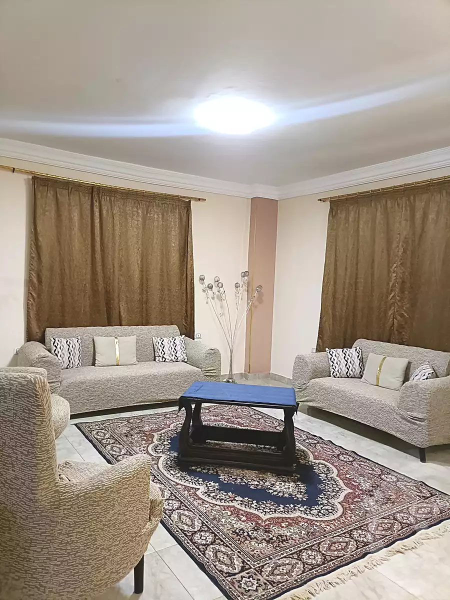 https://aqarmap.com.eg/ar/listing/7062099-for-rent-cairo-el-sheikh-zayed-city-alex-cairo-desert-road-mdyn-sfnks-ljdyd-cascada