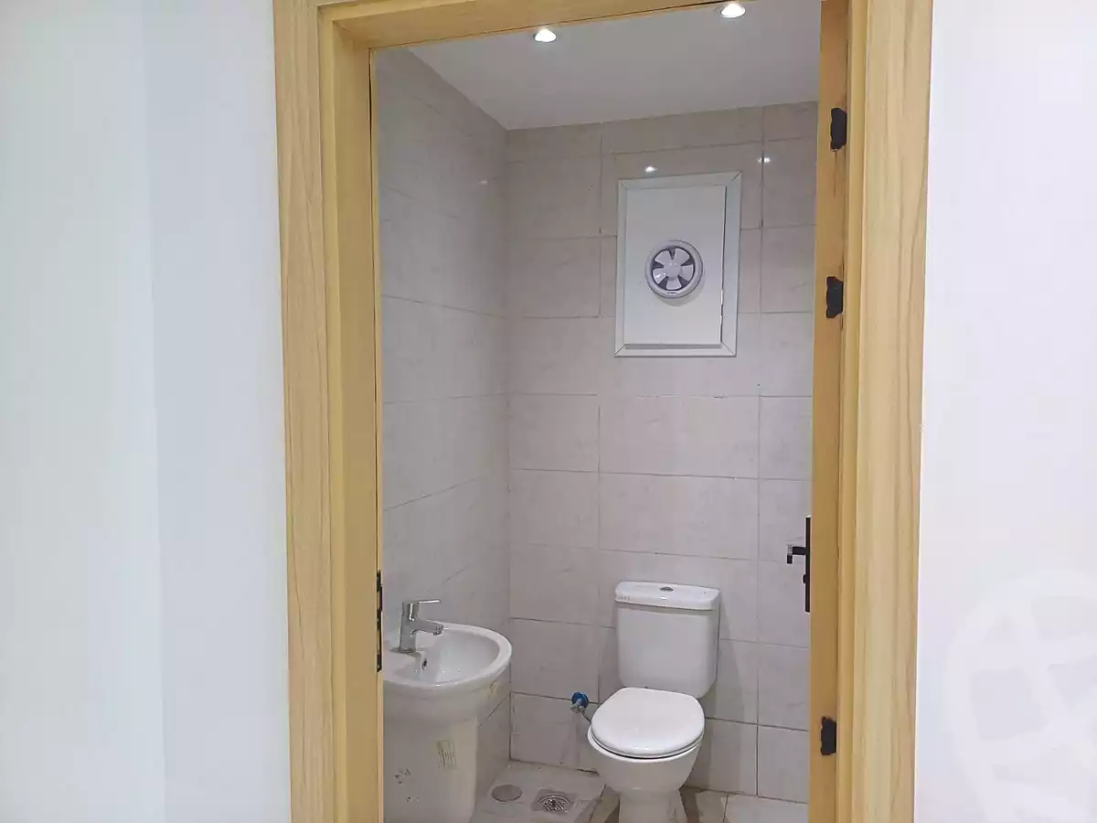 https://aqarmap.com.eg/ar/listing/7063031-for-rent-cairo-el-sheikh-zayed-city-compounds-sntrw-zyd-mwl