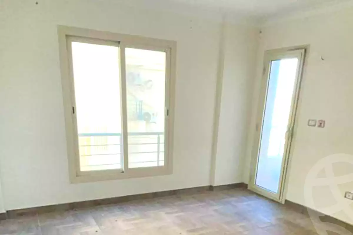 https://aqarmap.com.eg/ar/listing/7063465-for-sale-alexandria-smouha-compounds-in-smouha-antoniadis-city-compound