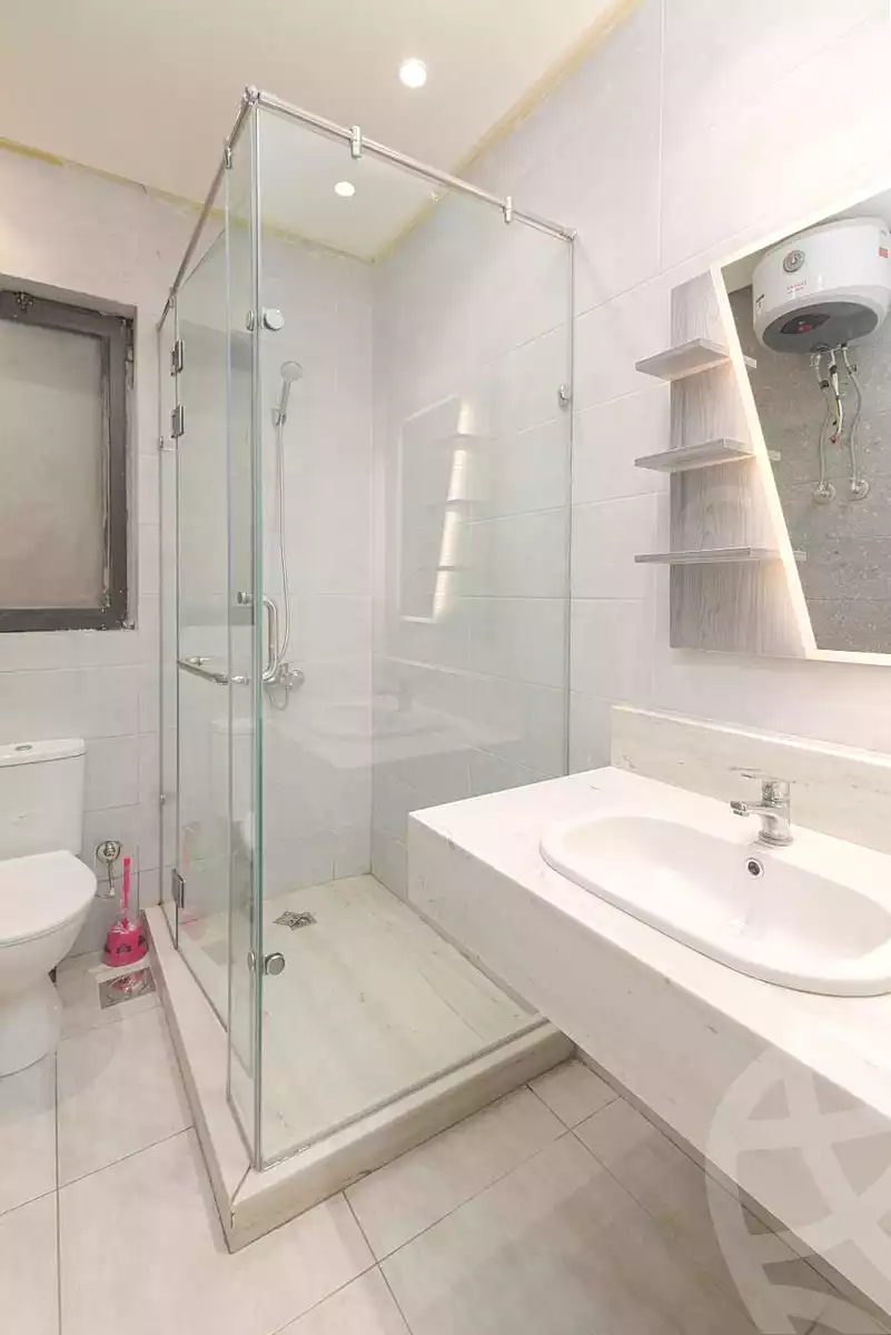 https://aqarmap.com.eg/en/listing/7065181-for-rent-cairo-new-cairo-compounds-lakeview-residence
