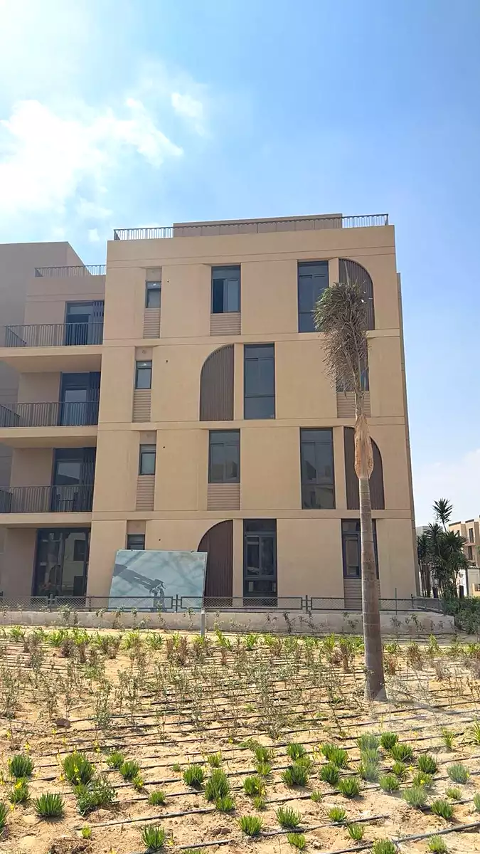 https://aqarmap.com.eg/ar/listing/7068036-for-sale-cairo-el-sheikh-zayed-city-lshykh-zyd-ljdyd-vye