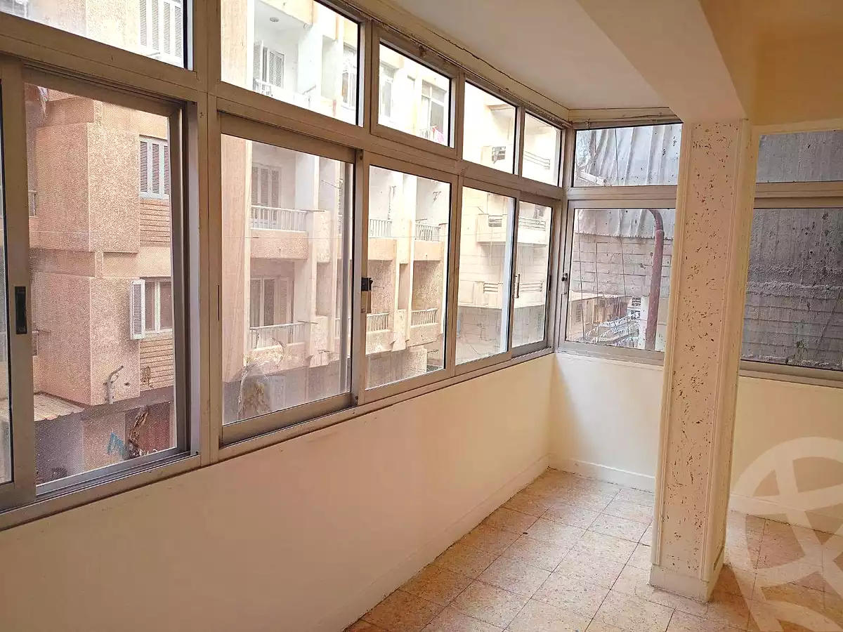 https://aqarmap.com.eg/ar/listing/7068127-for-rent-alexandria-el-asafra-sadiqat-al-ketab-al-moqadas-st