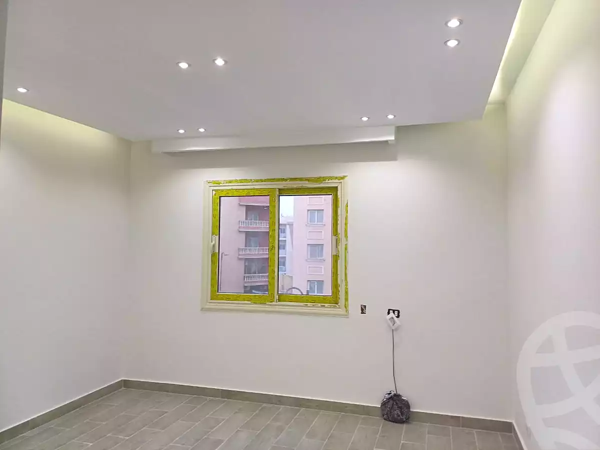 https://aqarmap.com.eg/en/listing/7068801-for-sale-cairo-new-cairo-compounds-zohour-life-compound-2