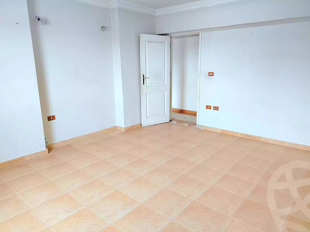 https://aqarmap.com.eg/ar/listing/7068819-for-rent-cairo-helwan-el-ezba-el-qebliah-ragheb-st