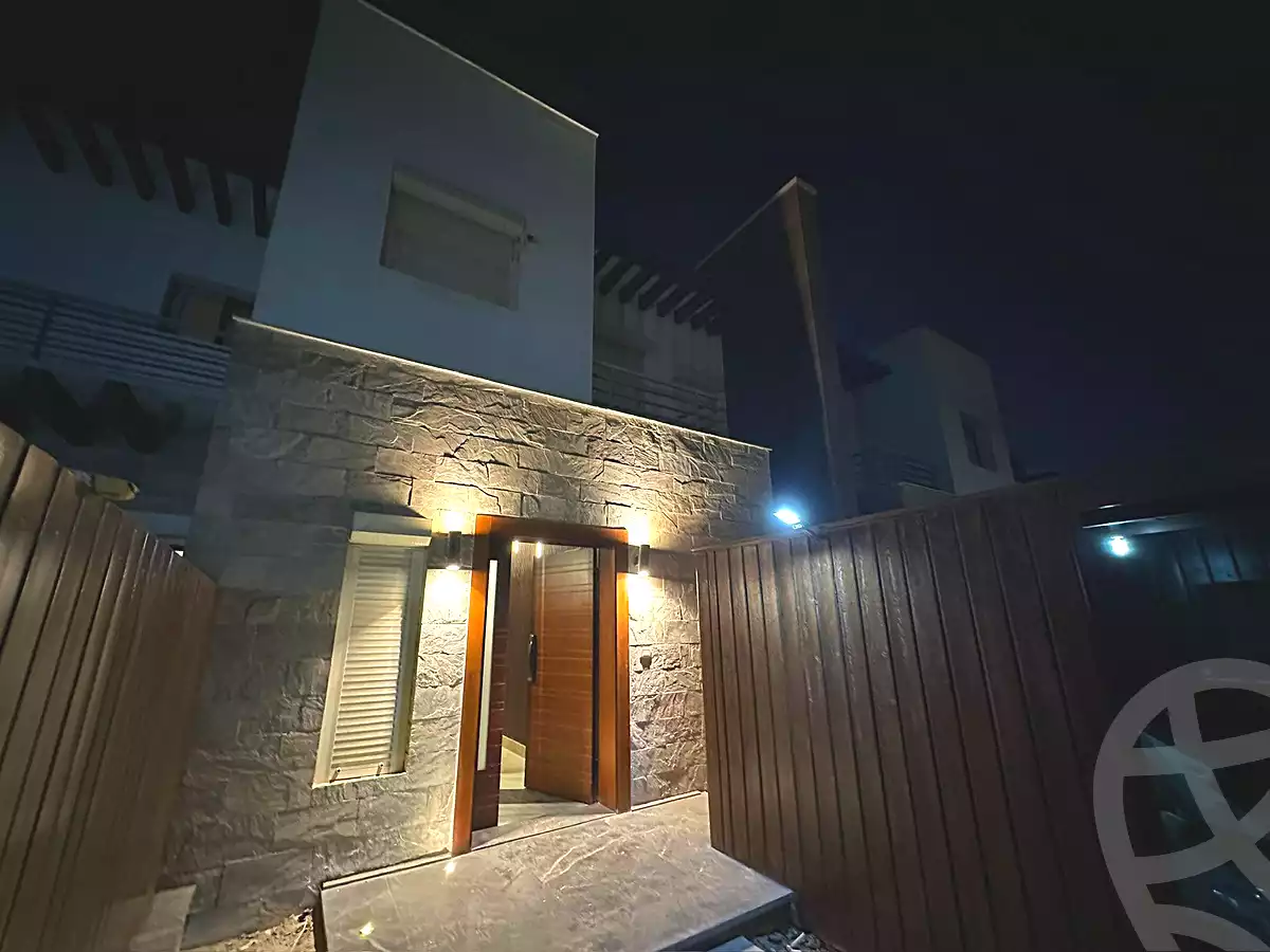 https://aqarmap.com.eg/ar/listing/7068815-for-sale-cairo-new-cairo-compounds-hyde-park-centre-ville-hyde-park