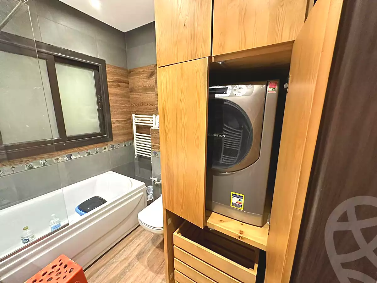 https://aqarmap.com.eg/ar/listing/7068815-for-sale-cairo-new-cairo-compounds-hyde-park-centre-ville-hyde-park