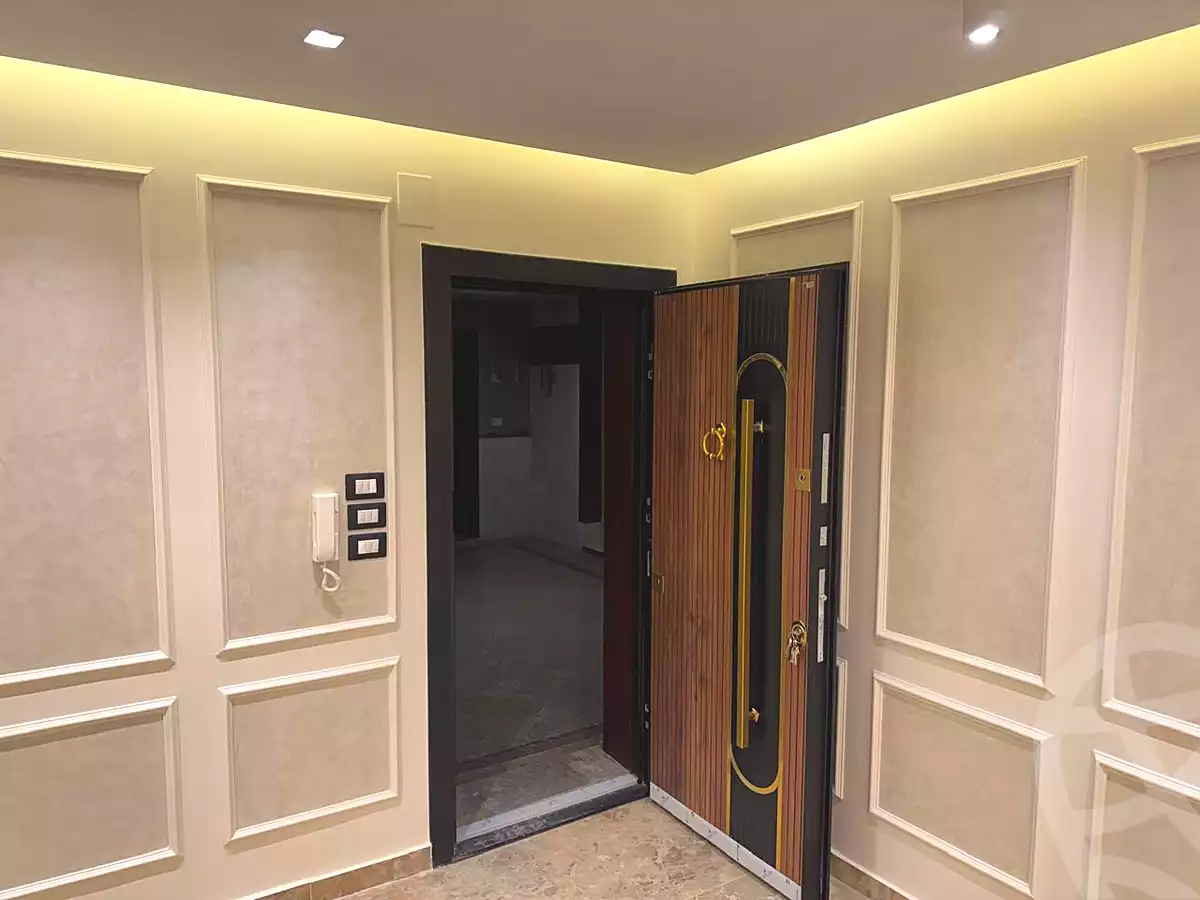 https://aqarmap.com.eg/ar/listing/7068835-for-sale-cairo-new-cairo-compounds-kmbwnd-rwd-lzhr