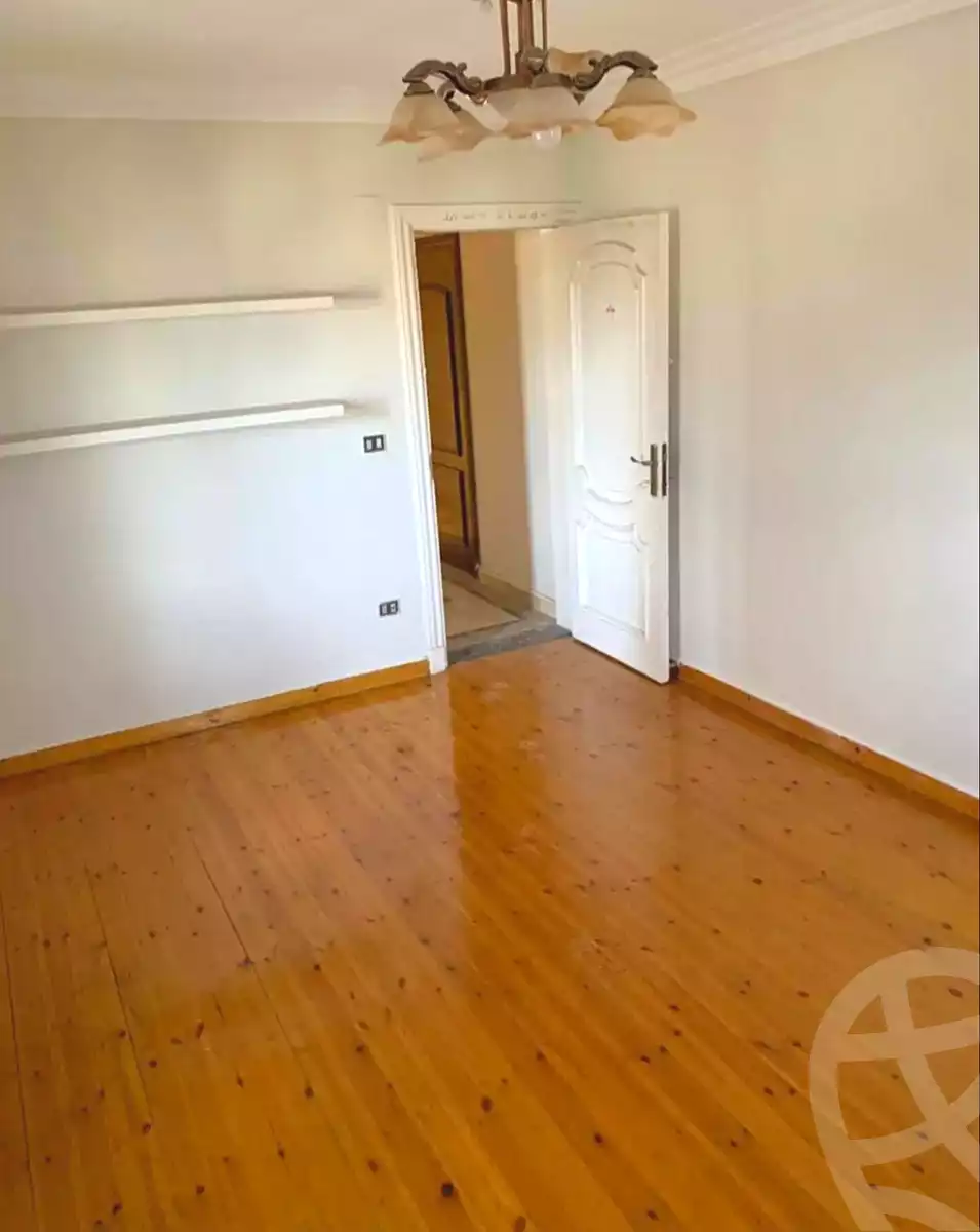 https://aqarmap.com.eg/ar/listing/7069245-for-sale-alexandria-al-agamy-el-hanouvel