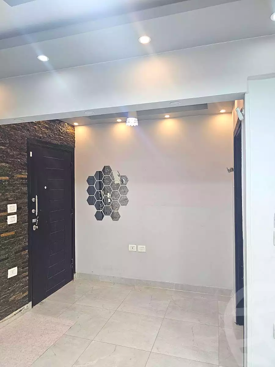 https://aqarmap.com.eg/ar/listing/7069439-for-rent-cairo-helwan-helwan-el-sharkeya-zaki-hawas-st