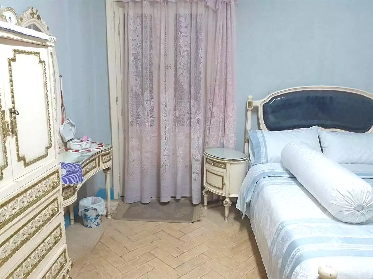 https://aqarmap.com.eg/ar/listing/7070194-for-sale-alexandria-moharram-bey