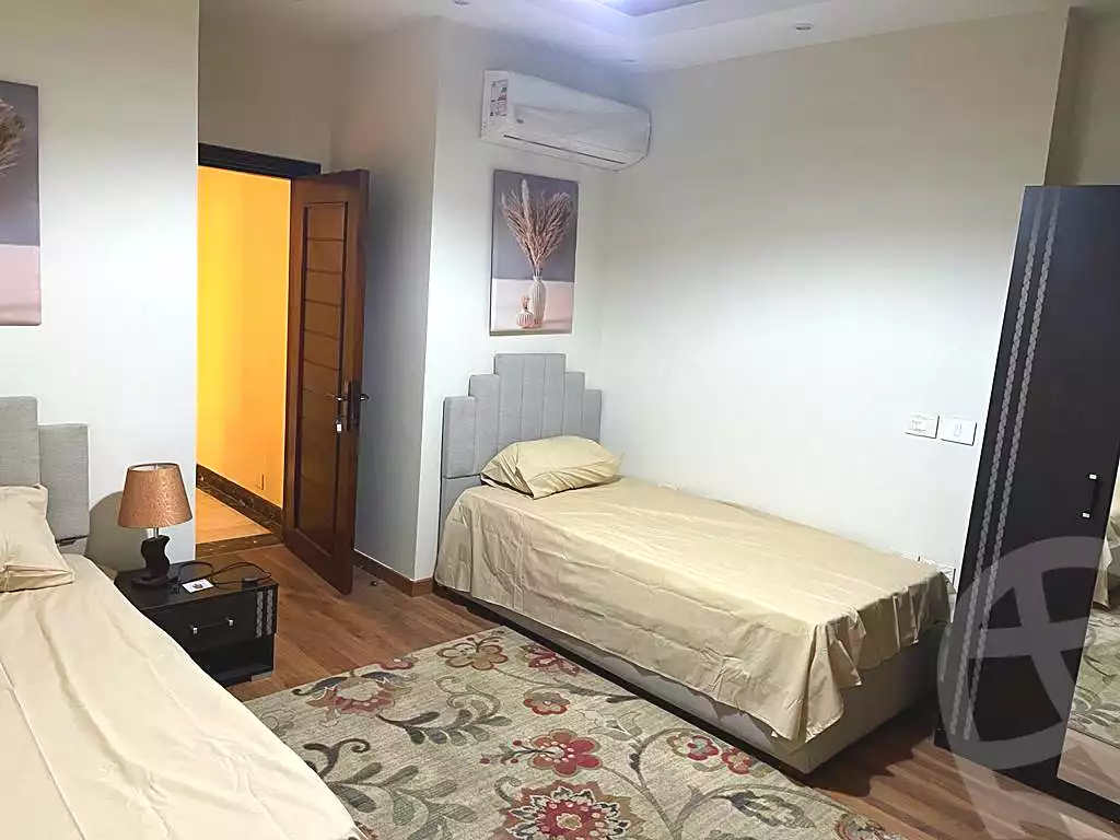 https://aqarmap.com.eg/ar/listing/7072230-for-rent-cairo-new-cairo-compounds-byrl-d-rw