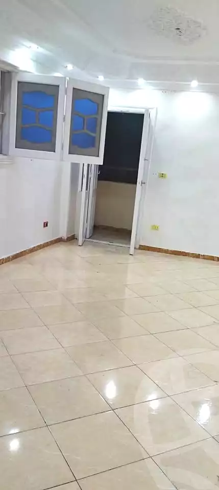 https://aqarmap.com.eg/en/listing/7072565-for-rent-alexandria-ganaklis-shr-mrtdy-bsh