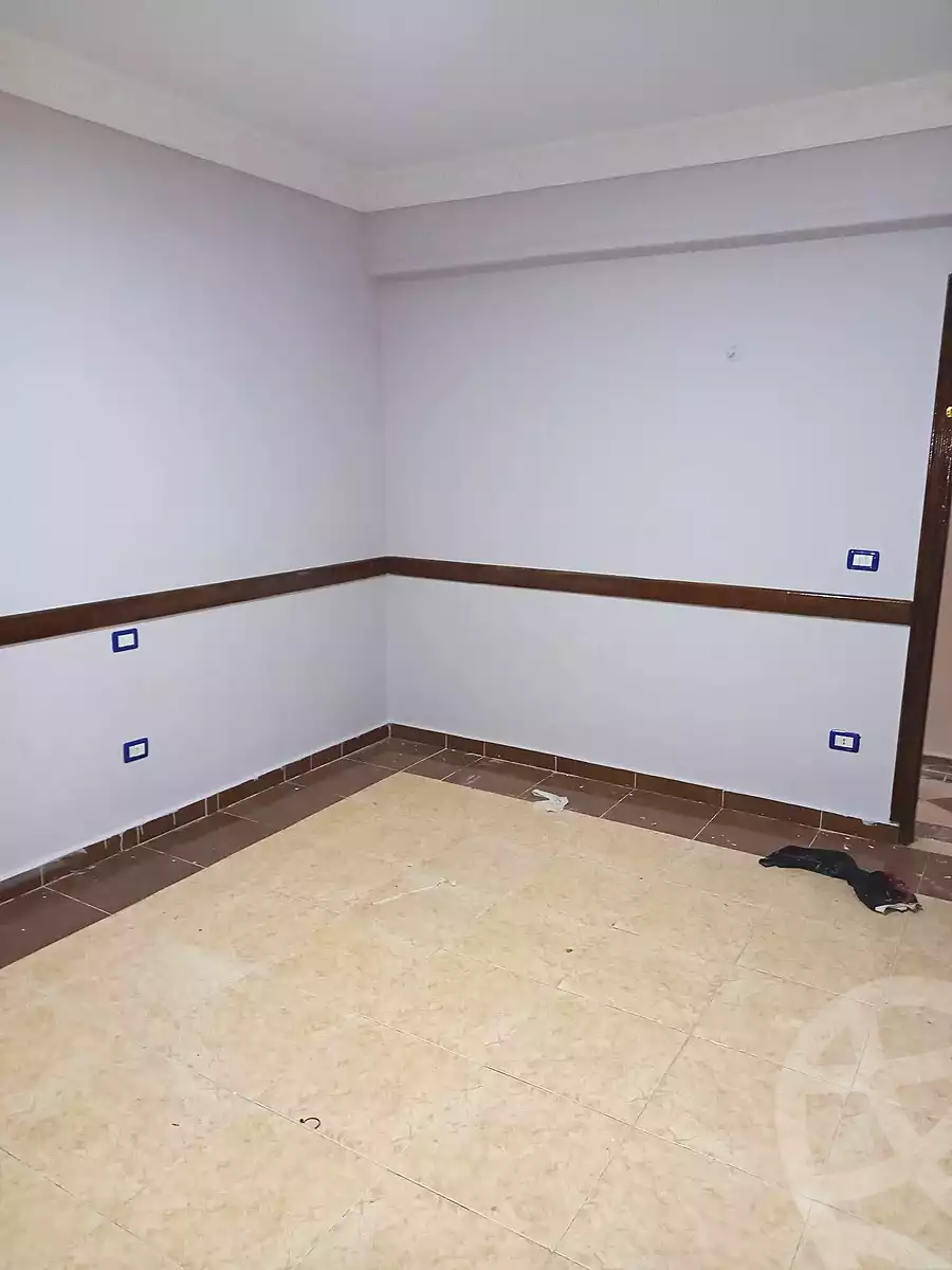 https://aqarmap.com.eg/ar/listing/7073278-for-rent-alexandria-al-agamy-bw-ywsf