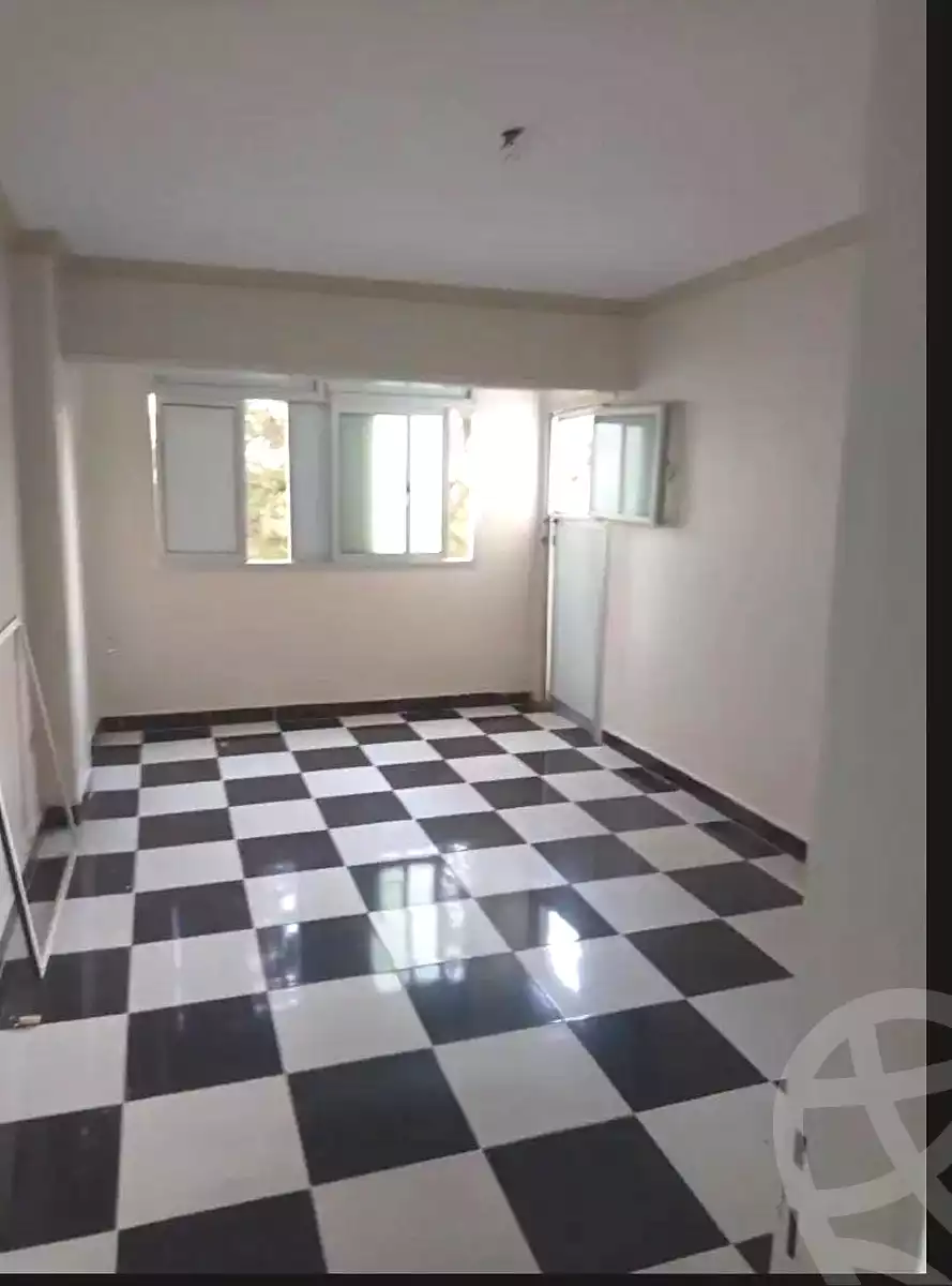 https://aqarmap.com.eg/ar/listing/7073338-for-rent-alexandria-al-agamy-bw-ywsf
