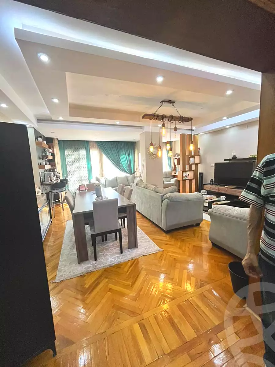 https://aqarmap.com.eg/ar/listing/7073654-for-sale-cairo-6th-of-october-el-hay-el-motamyz-el-motamayez-neighborhood-abd-el-haleem-mahmoud-st