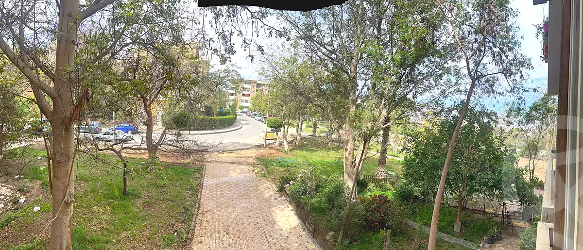 https://aqarmap.com.eg/ar/listing/7073654-for-sale-cairo-6th-of-october-el-hay-el-motamyz-el-motamayez-neighborhood-abd-el-haleem-mahmoud-st
