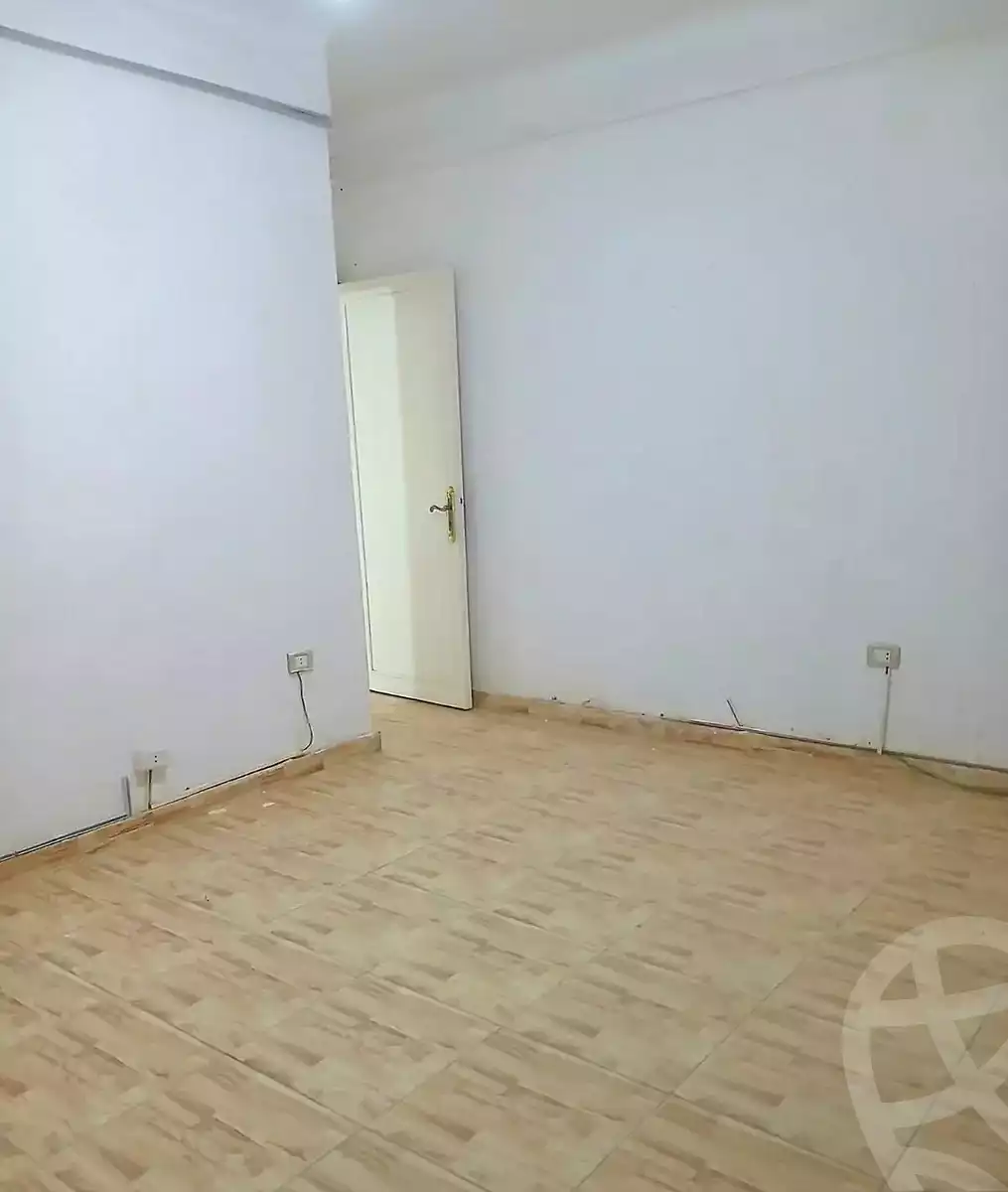 https://aqarmap.com.eg/ar/listing/7074392-for-sale-alexandria-al-agamy-lbytsh-bianchiii-el-bashwat-st