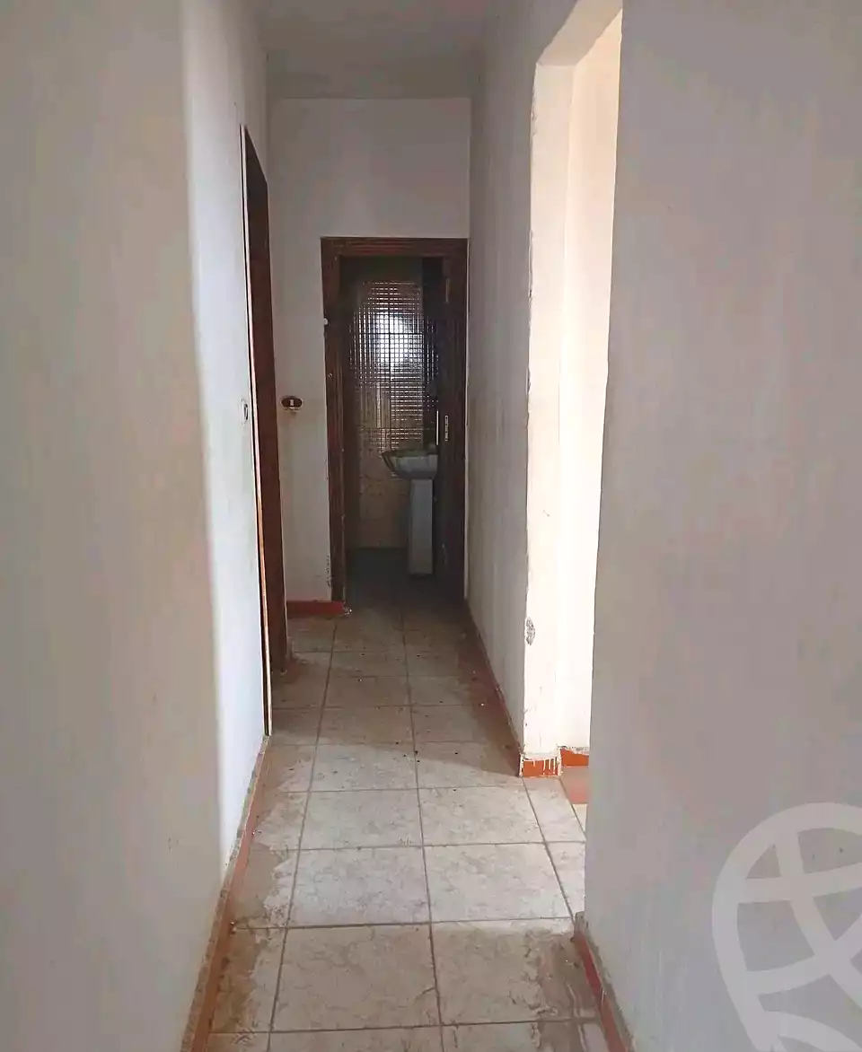 https://aqarmap.com.eg/ar/listing/7074770-for-sale-alexandria-sydy-bshr-shr-mlk-hfny