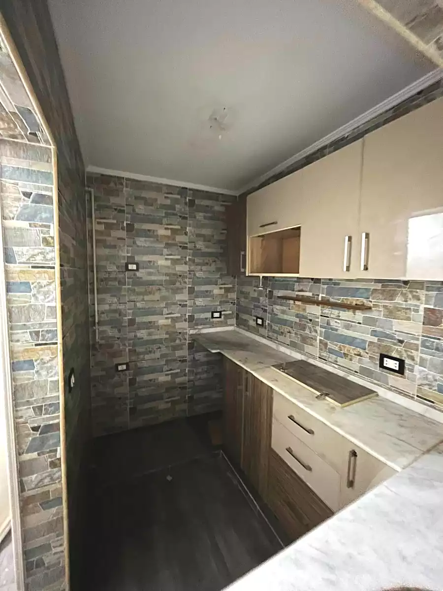 https://aqarmap.com.eg/ar/listing/7075135-for-sale-cairo-ain-shams-ain-shams-el-sharkia-el-eshrein-stt