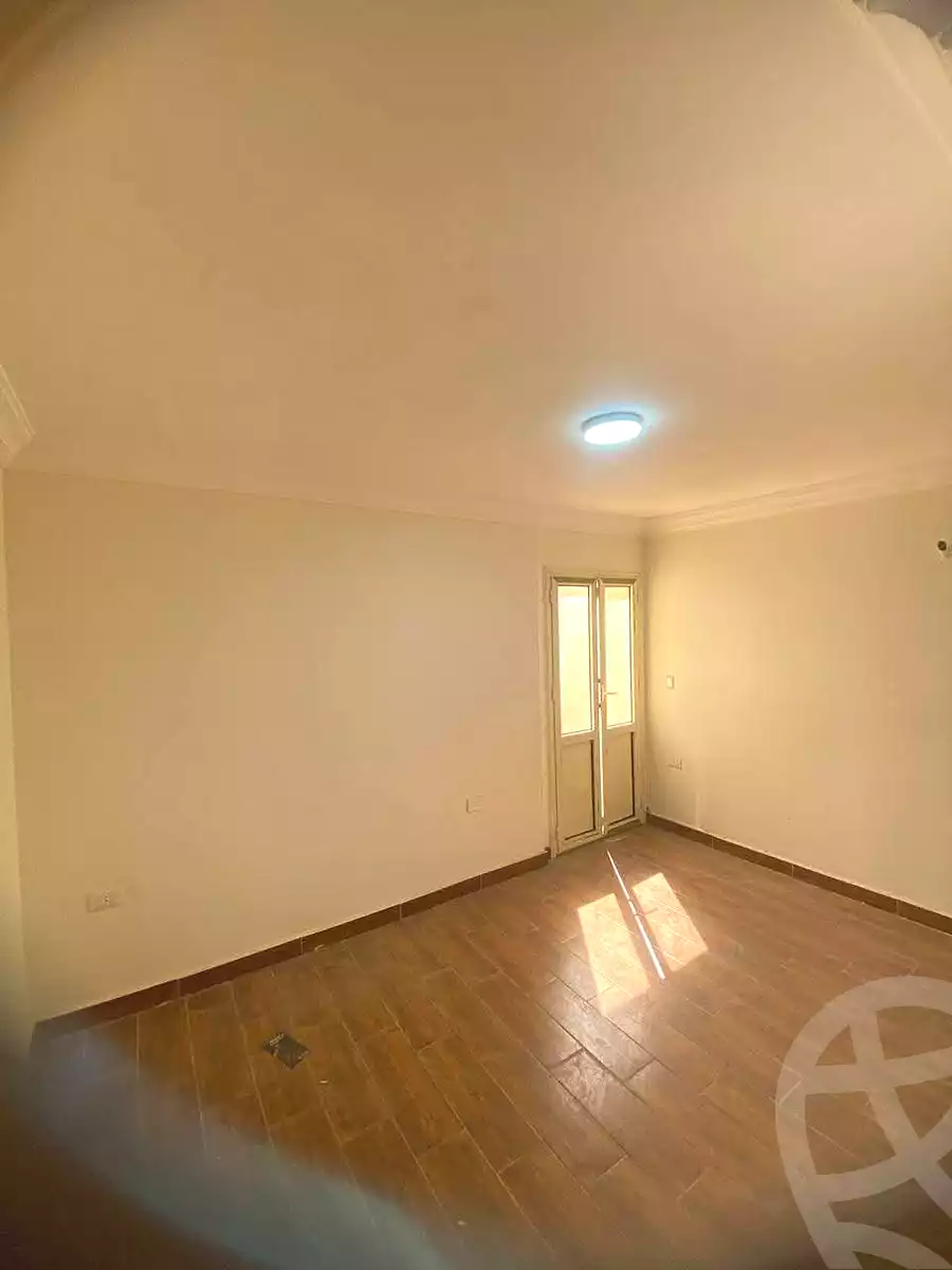 https://aqarmap.com.eg/ar/listing/7076751-for-rent-alexandria-new-miami-mostafa-kamel-sttt