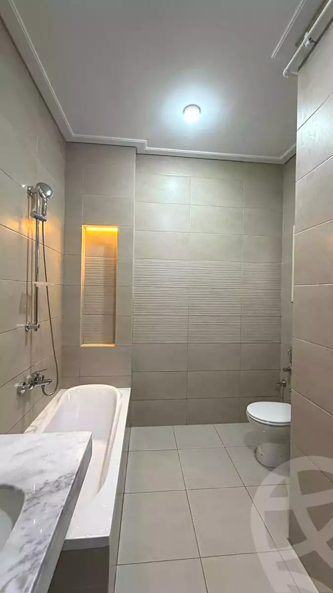 https://aqarmap.com.eg/ar/listing/7078565-for-rent-cairo-new-cairo-el-yassamin-el-yasmeen-8