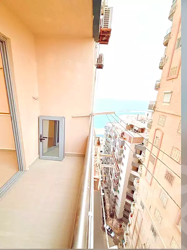 https://aqarmap.com.eg/ar/listing/7078601-for-sale-alexandria-el-asafra-l-sfr-bhry