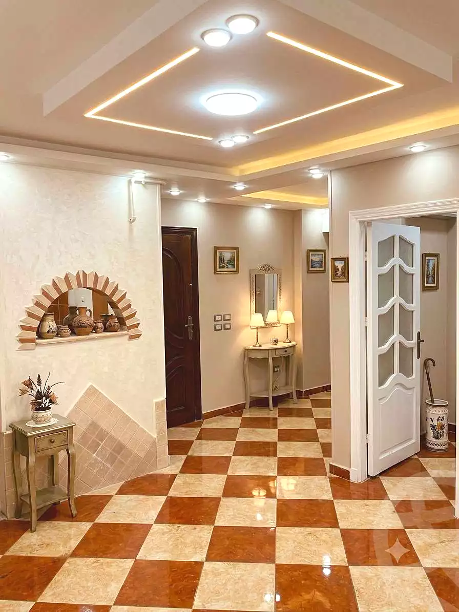 https://aqarmap.com.eg/ar/listing/7079350-for-sale-alexandria-new-miami-street-10