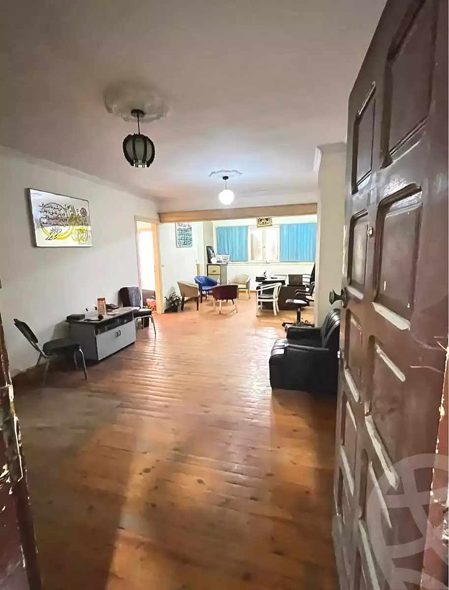 https://aqarmap.com.eg/ar/listing/7080005-for-sale-alexandria-moharram-bey-tryq-qn-lswys