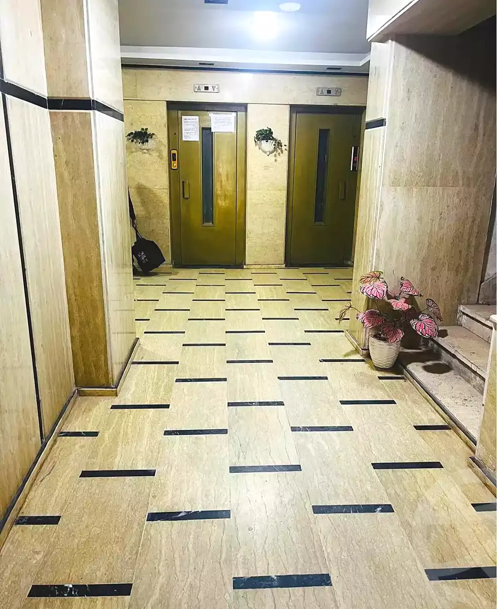 https://aqarmap.com.eg/ar/listing/7080005-for-sale-alexandria-moharram-bey-tryq-qn-lswys