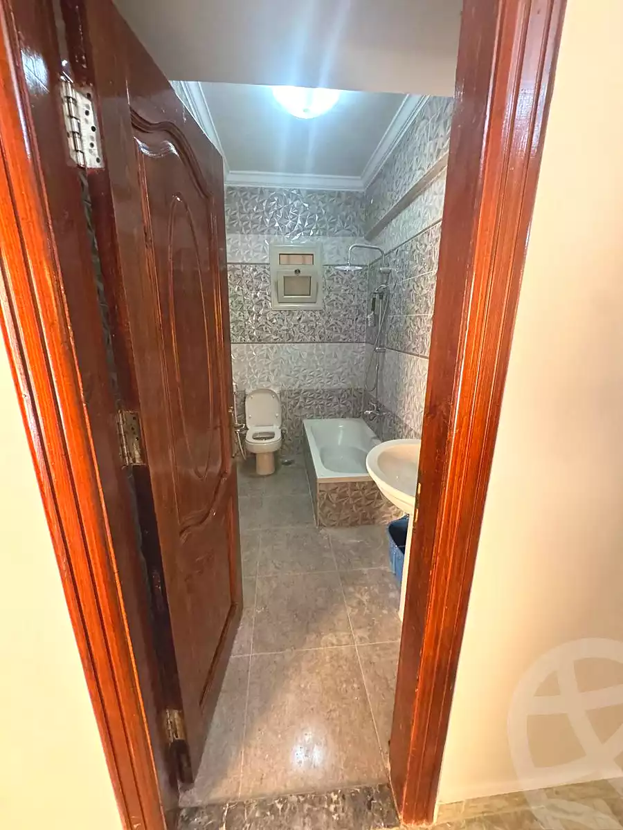 https://aqarmap.com.eg/ar/listing/7080181-for-sale-cairo-new-cairo-ganob-el-akadamiya-south-academy-h-amr-ibn-el-ass-st