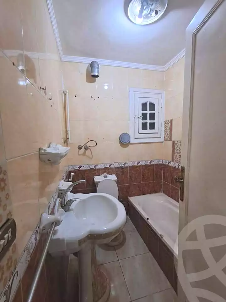 https://aqarmap.com.eg/en/listing/7080559-for-sale-alexandria-sydy-bshr-sydy-bshr-bhry-ali-hipa-st