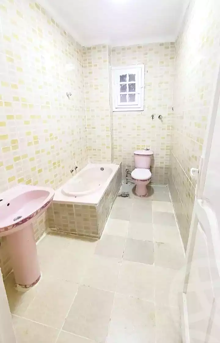 https://aqarmap.com.eg/ar/listing/7080649-for-sale-alexandria-al-agamy-shataa-el-nakheel