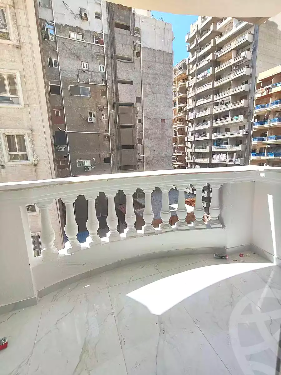 https://aqarmap.com.eg/ar/listing/7080693-for-sale-alexandria-sydy-bshr-sydy-bshr-bhry-khalil-hamada-st