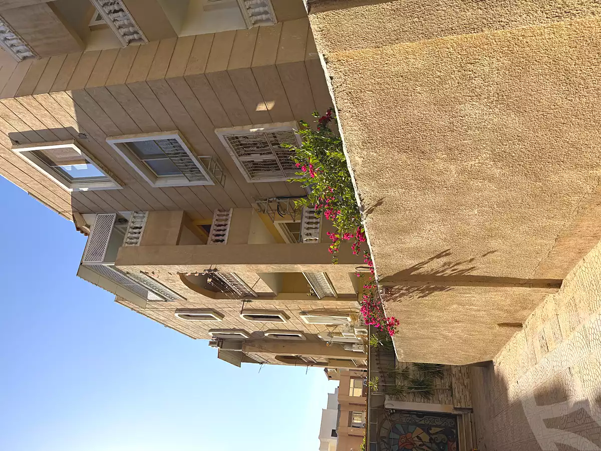 https://aqarmap.com.eg/ar/listing/7082254-for-sale-cairo-new-cairo-compounds-dorat-el-kahera