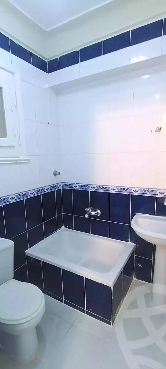 https://aqarmap.com.eg/ar/listing/7082663-for-sale-alexandria-al-agamy-shataa-el-nakheel