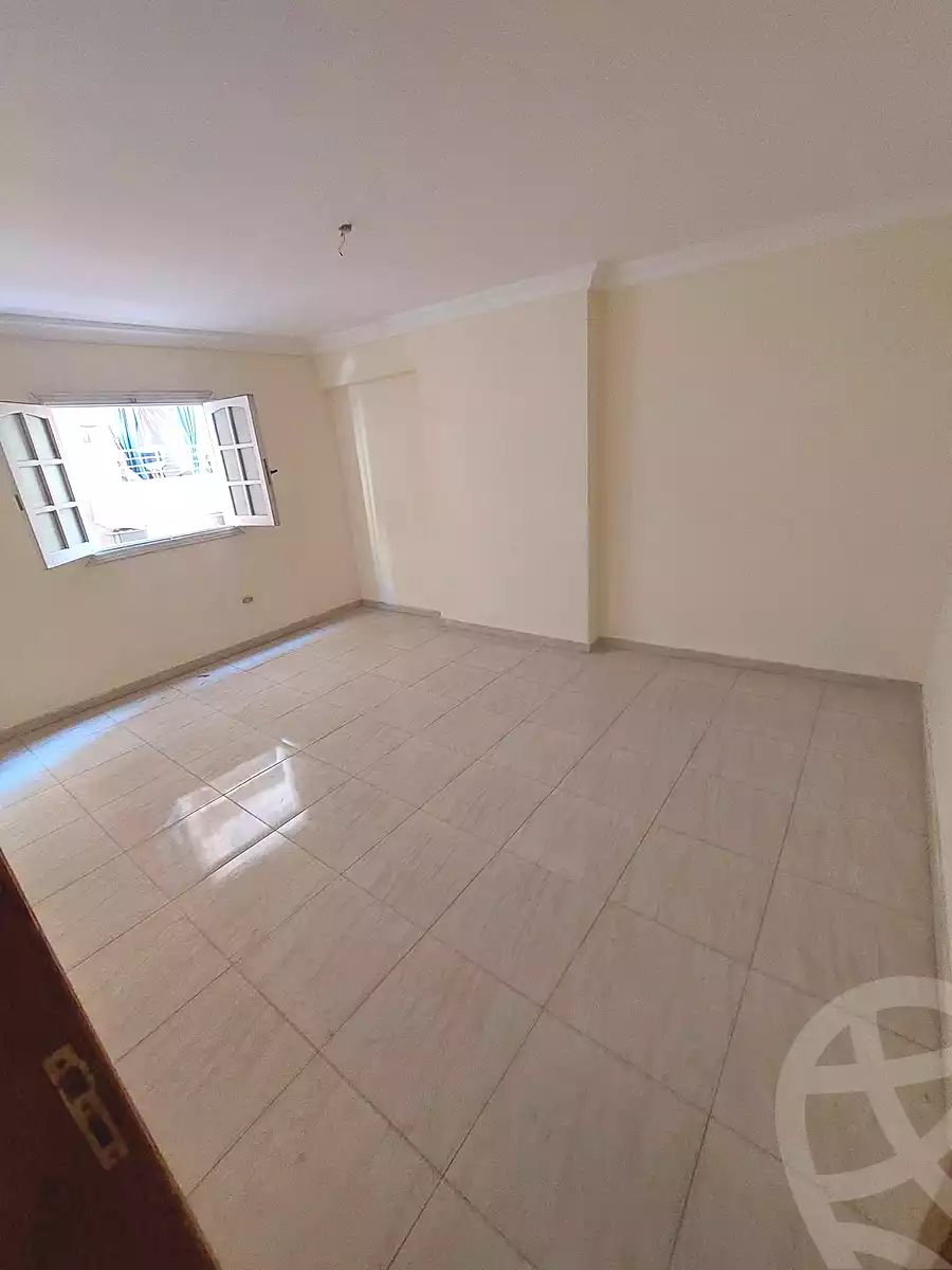 https://aqarmap.com.eg/ar/listing/7082666-for-sale-alexandria-ganaklis-shr-mrtdy-bsh