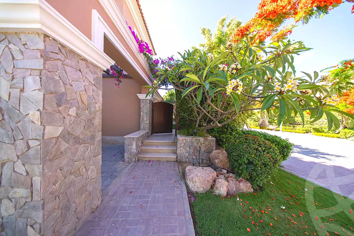 https://aqarmap.com.eg/ar/listing/7084049-for-sale-alexandria-king-maryot-compounds-jewar-compound-el-forat