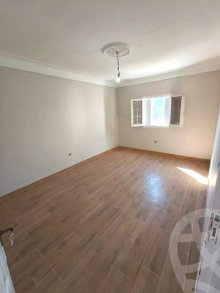 https://aqarmap.com.eg/ar/listing/7084645-for-sale-alexandria-lsywf-el-falki