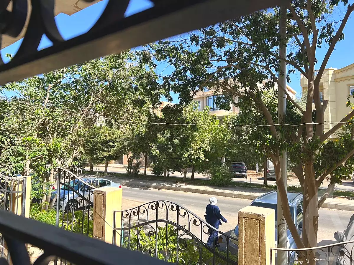 https://aqarmap.com.eg/ar/listing/7085128-for-sale-cairo-new-cairo-el-ahyaa-first-neighborhood-street-1