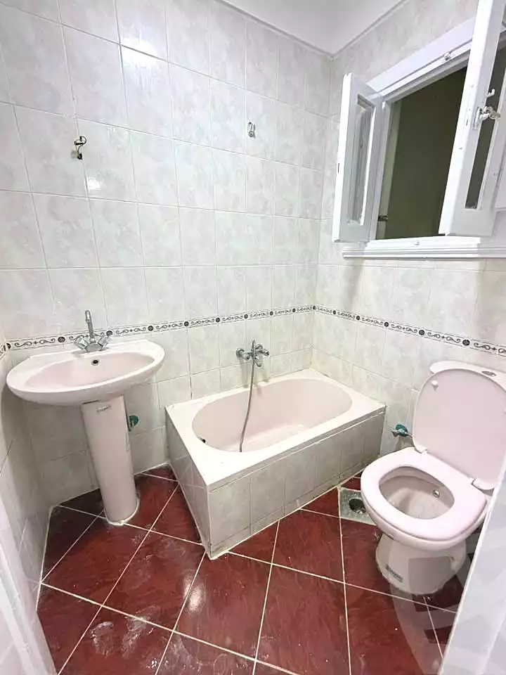 https://aqarmap.com.eg/ar/listing/7085255-for-sale-alexandria-al-agamy-shataa-el-nakheel